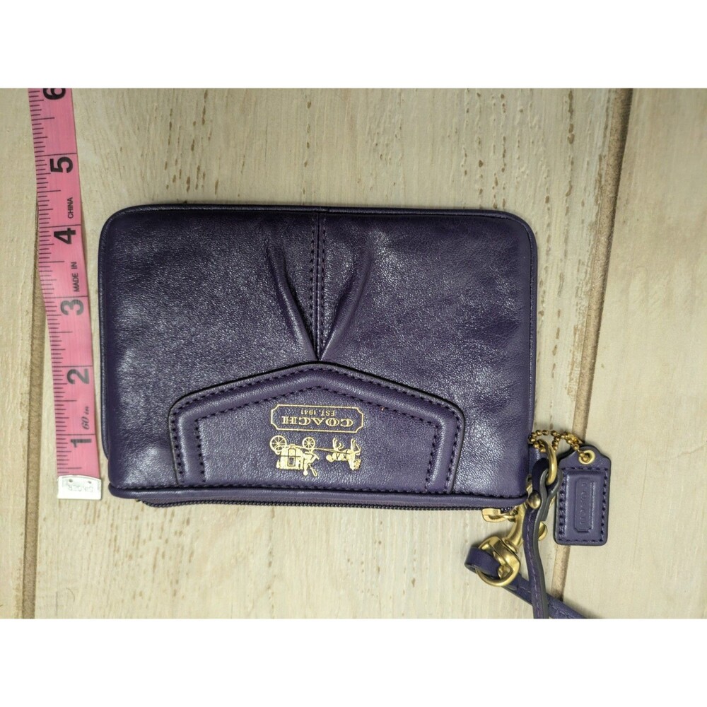 Coach Wristlet Wallet Purple Plum Leather Excellent - Picture 4 of 8